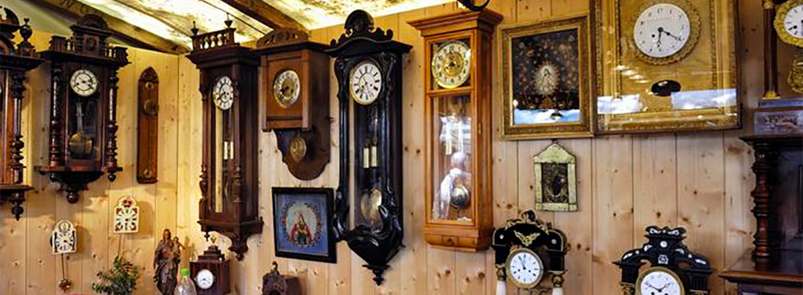 Продать настенные часы - скупка часов с боем в Москве